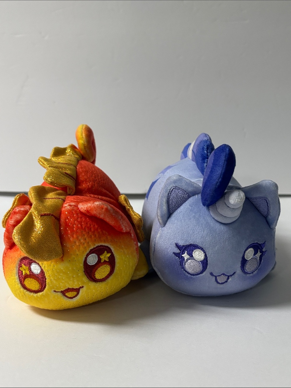 Aphmau MeeMeows 6" Mystery Plush Lot - Set of 2 (Unicorn Cat & Seahorse Cat)